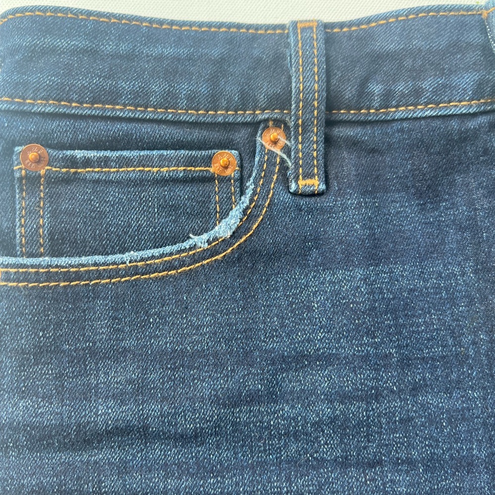 Abercrombie & Fitch High Rise  Blue Denim • Cuffed Raw Hem • Women’s Size 27/4 - Picture 5 of 11